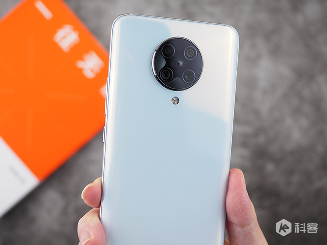 幸福來得有點(diǎn)突然！realme推三款新機(jī)，百元5G時代開啟