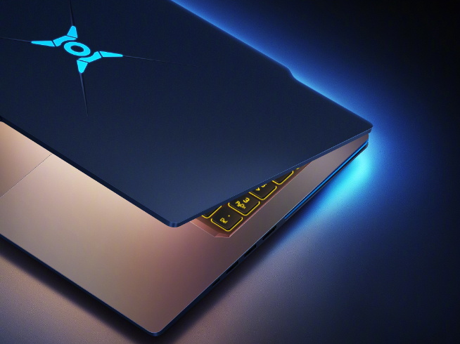 榮耀獵人游戲本預(yù)熱:輕薄機(jī)身散熱很不錯(cuò) 信仰燈也安排好了