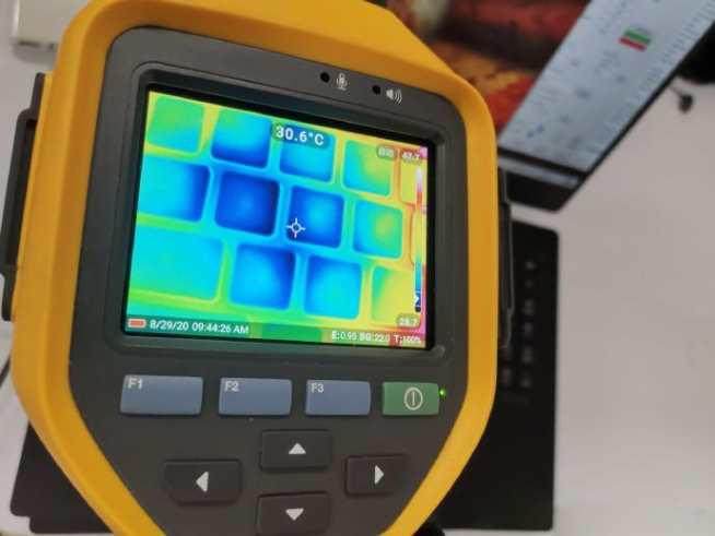 榮耀獵人游戲本預(yù)熱:輕薄機(jī)身散熱很不錯(cuò) 信仰燈也安排好了