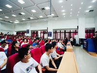 廣東聯(lián)通“5G未來課堂”第二站正式開講！ 專家開講現(xiàn)場火爆出圈