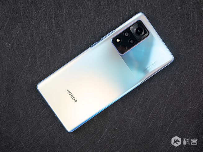 榮耀V40上手圖賞：屏幕有驚喜，先鋒設計氣宇不凡