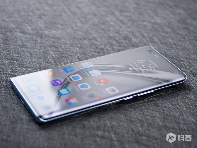 榮耀V40上手圖賞：屏幕有驚喜，先鋒設計氣宇不凡