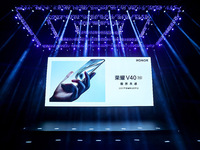 3599元起榮耀V40發(fā)布：120Hz高刷飛瀑屏，66W+50W雙快充