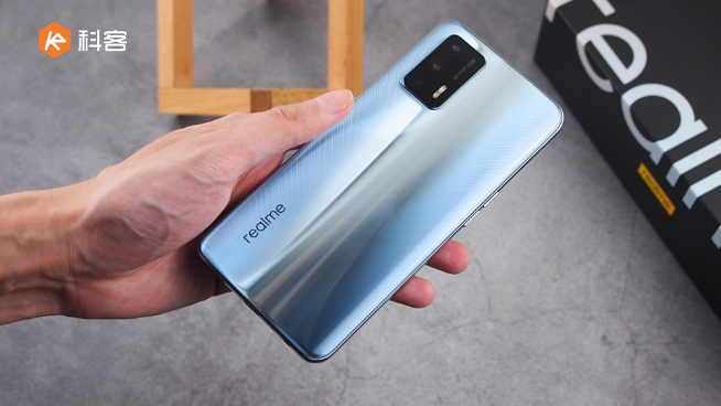 realme GT上手：2799元起性價(jià)比完勝Redmi K40 Pro