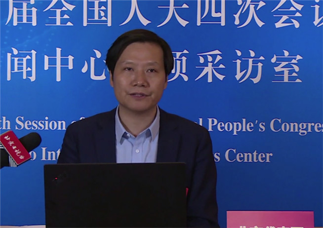 雷軍：創(chuàng)新的第一要素是人才 要吸納全球的優(yōu)秀人才