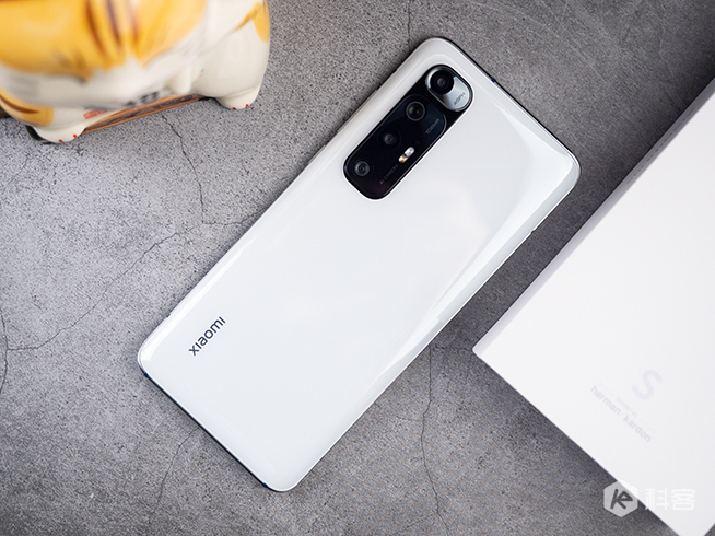 小米10S開箱上手：加量不加價3299元起 三大升級感知強不強？