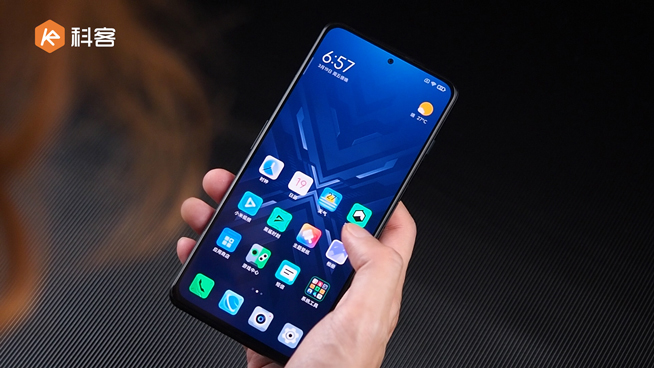 黑鯊4 Pro上手體驗(yàn)：雙升降實(shí)體肩鍵完美！120W極速閃充15分鐘滿血