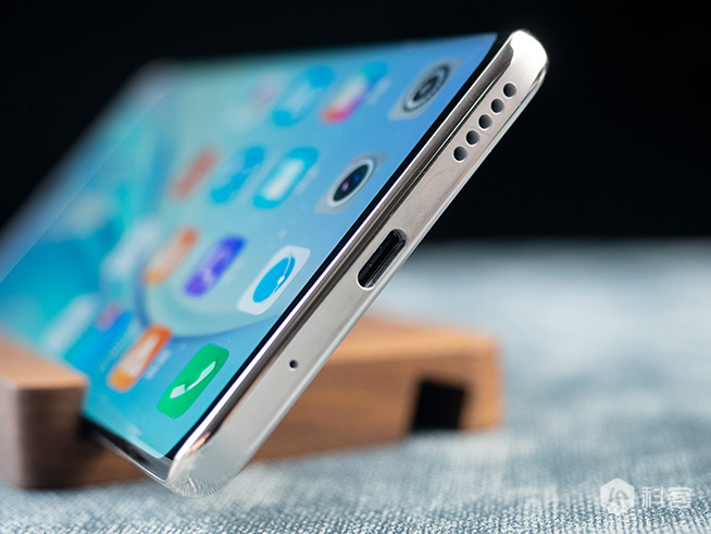 榮耀V40輕奢版評(píng)測(cè)：讓5G手機(jī)更快、更輕、更美