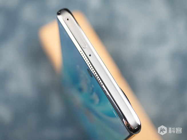 榮耀V40輕奢版評(píng)測(cè)：讓5G手機(jī)更快、更輕、更美