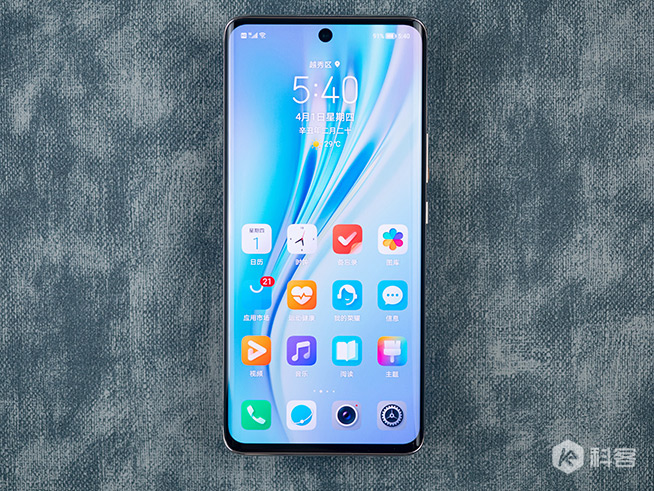 榮耀V40輕奢版評(píng)測(cè)：讓5G手機(jī)更快、更輕、更美