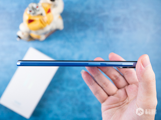 小米11青春版上手體驗：159g無感輕薄！搶先首發(fā)驍龍780G