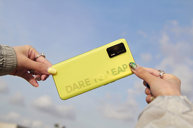 越級上癮！真我Q3系列旗艦技術(shù)下放，千元機(jī)皇有戲？