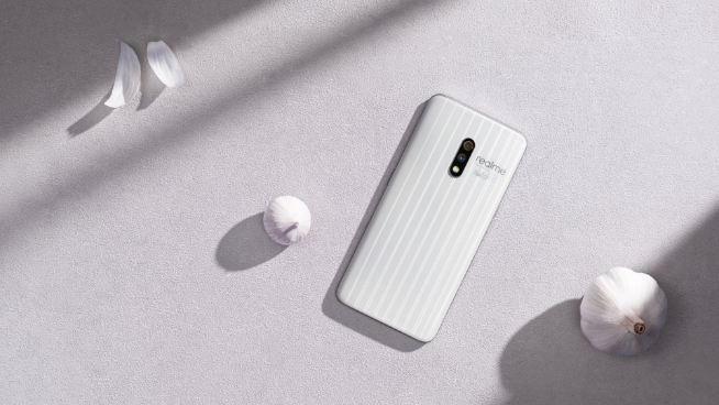 realme GT大師版提前確認(rèn)：GT宇宙繼續(xù)擴(kuò)充！設(shè)計(jì)這回依然很講究