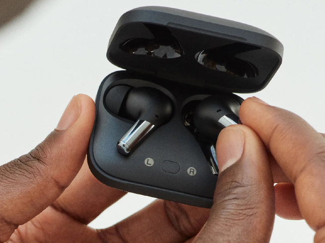 一加Nord 2海外發(fā)布！旗艦真無(wú)線降噪耳機(jī)一加Buds Pro驚喜登場(chǎng)