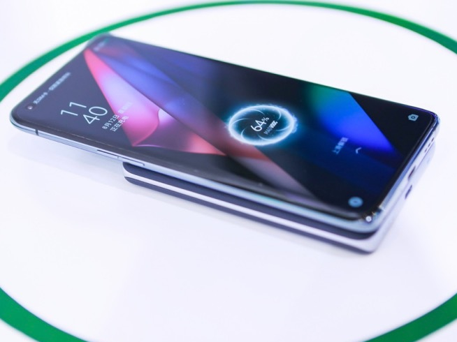 OPPO MagVOOC磁吸閃充首次亮相：40W無線閃充體驗(yàn)完勝蘋果！