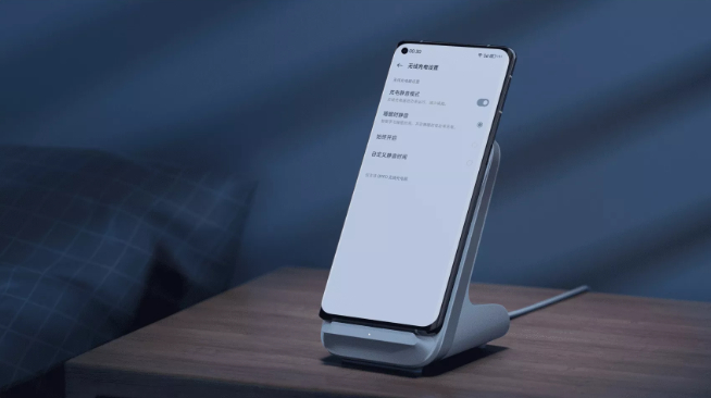 OPPO MagVOOC磁吸閃充首次亮相：40W無線閃充體驗(yàn)完勝蘋果！