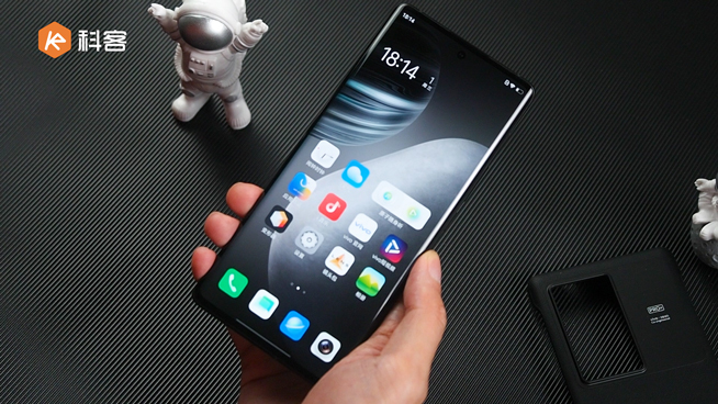 vivo X70 Pro+上手體驗(yàn)：拍攝實(shí)力沖上天花板！至黑配色全系最佳