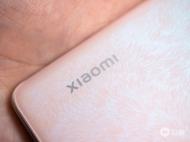 小米Civi怦怦粉開箱圖賞：輕薄自拍巔峰，怦然心動(dòng)
