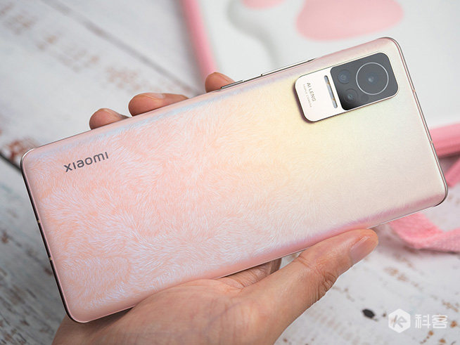 小米Civi怦怦粉開箱圖賞：輕薄自拍巔峰，怦然心動(dòng)