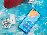 榮耀Play5 活力版上手體驗：超窄黑邊高屏占比！66W超級快充瞬間回滿