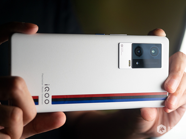 iQOO 9系列正式亮相：屏幕+拍攝繼續(xù)升級(jí) 上限再提升！