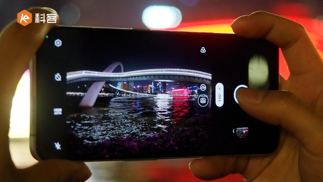 「原神」全程接近滿(mǎn)幀跑足30分鐘！真我GT2 Pro大師·紙上手體驗(yàn)