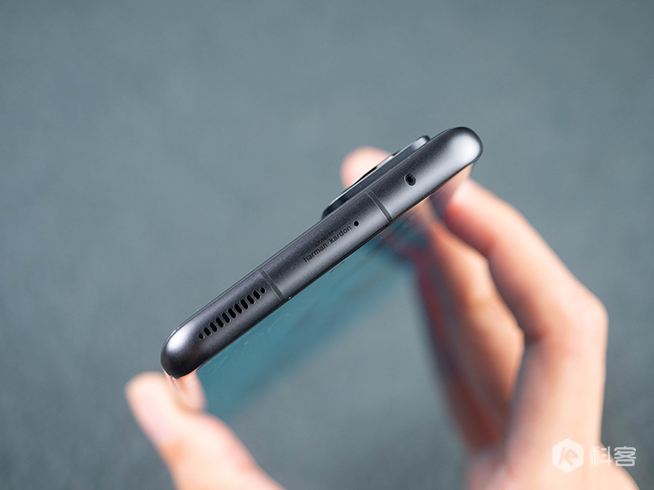 小米12 Pro圖賞：全新設(shè)計變化出彩！內(nèi)外兼修有顏有實力