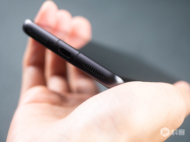 小米12 Pro圖賞：全新設(shè)計變化出彩！內(nèi)外兼修有顏有實力