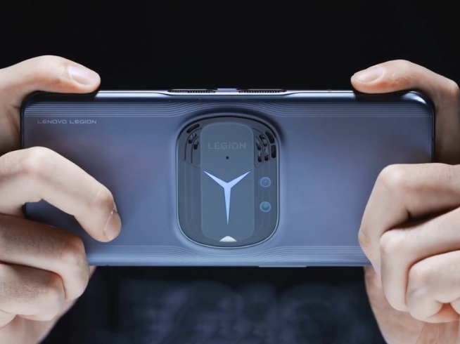 紅魔7對(duì)標(biāo)拯救者Y90：默契無(wú)挖孔設(shè)計(jì)？快充散熱各顯身手