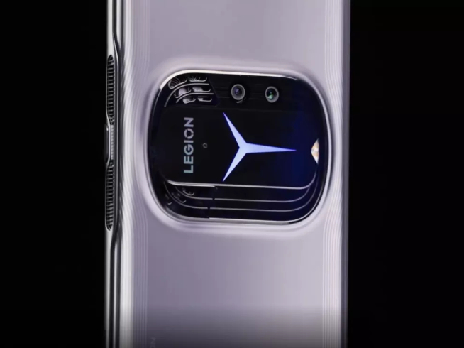 紅魔7對(duì)標(biāo)拯救者Y90：默契無(wú)挖孔設(shè)計(jì)？快充散熱各顯身手