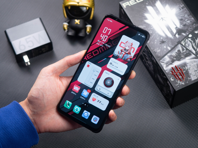 紅魔7游戲手機開箱：「原神」?jié)M幀暢玩很夸張！風(fēng)冷散熱馴龍出色不燙手