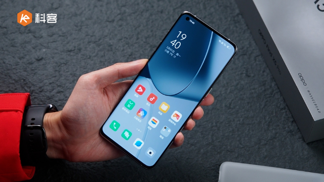 OPPO Find X5 Pro上手：白瓷質(zhì)感絕了！馬里亞納X到底如何？