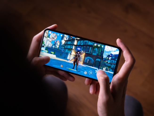 Redmi K50/K50 Pro上手：又香又狠！天璣8100把門焊死