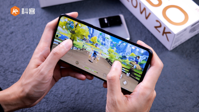 Redmi K50/K50 Pro上手：又香又狠！天璣8100把門焊死