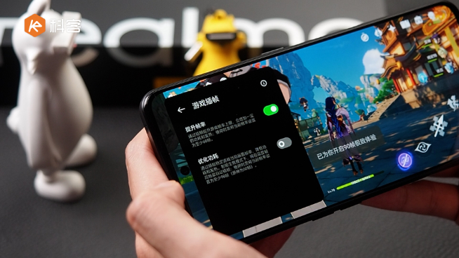 真我GT Neo3上手：砸門爆錘K50！天璣8100+150W秒充更加香