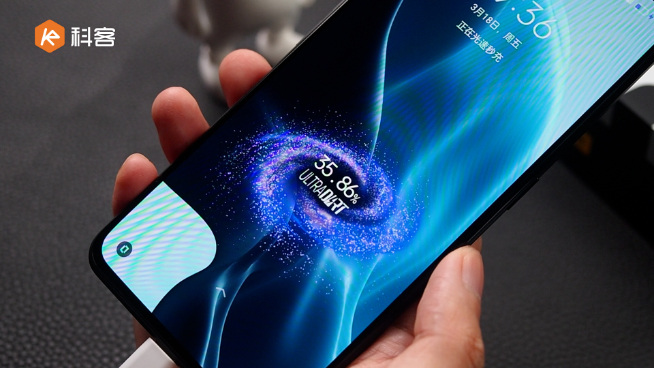 真我GT Neo3上手：砸門爆錘K50！天璣8100+150W秒充更加香