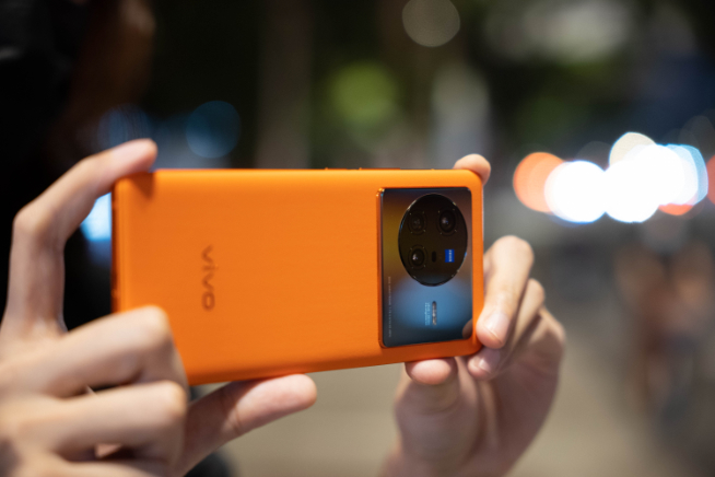 榮耀手機(jī)逆勢而上銷量翻倍！2022年Q2中國市場手機(jī)銷量報(bào)告出爐