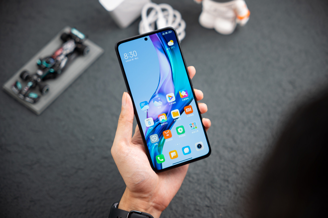 Redmi K50至尊版上手體驗：到底至尊在哪？2999元起繼續(xù)焊門！