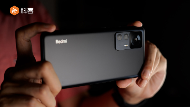 Redmi K50至尊版上手體驗：到底至尊在哪？2999元起繼續(xù)焊門！