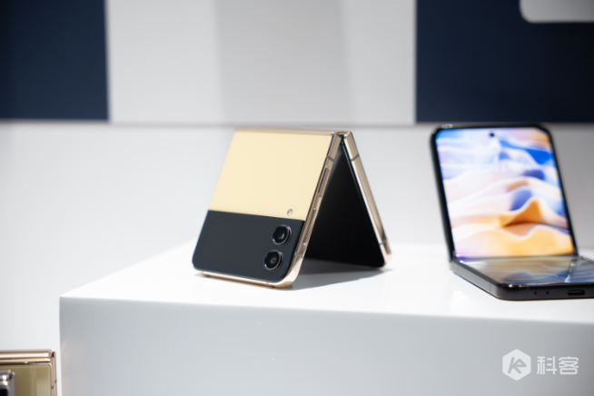 細(xì)節(jié)升級(jí)更輕盈！三星Galaxy Z Fold4/Flip4現(xiàn)場(chǎng)上手