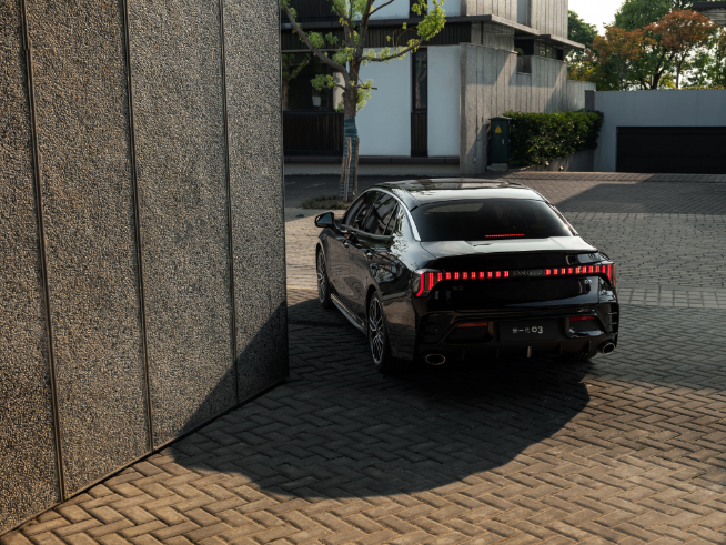 降維打擊教車企做車機(jī)？魅族FlymeAuto智能座艙首次亮相！