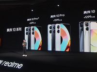 加碼卷中端機？真我10系列發(fā)布，楊冪同款超大杯亮點多