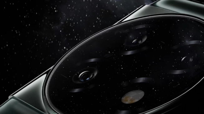 100億支援還不夠？一加11甚至還拿下了《流浪地球2》聯(lián)名！