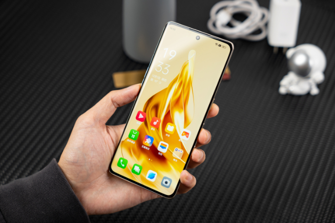 OPPO Reno9 Pro+體驗：告別IMX766！更符合超大杯之名？