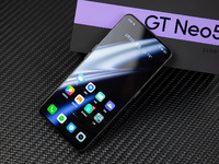 80秒充電20%！真我GT Neo5發(fā)布，三大招暴擊Redmi K60