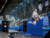 榮耀Magic5 Pro官方圖曝光：全速66W快充！神似經典爆款機？