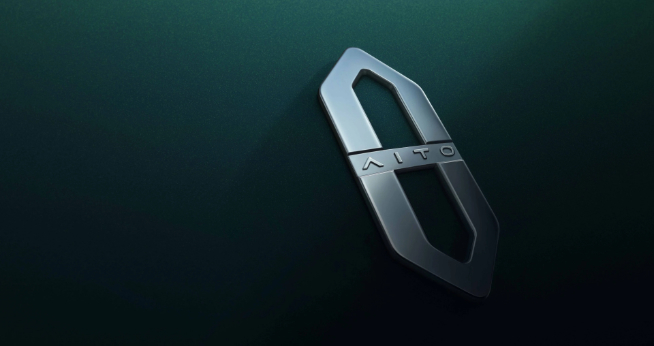 AITO問界改名HUAWEI問界汽車：華為接管？不裝了要下場(chǎng)造車？