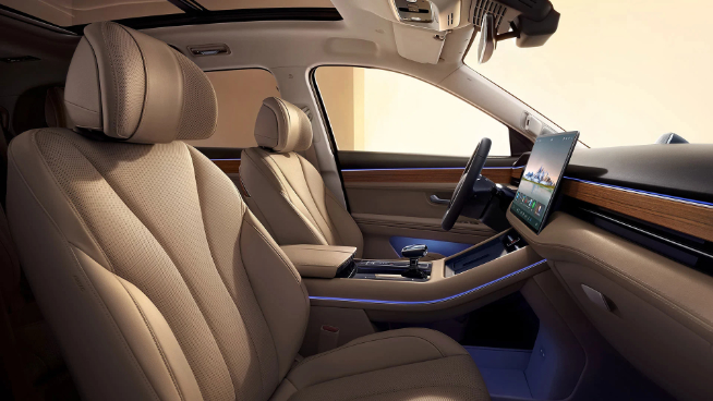 AITO問界改名HUAWEI問界汽車：華為接管？不裝了要下場(chǎng)造車？