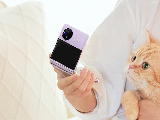 vivo X Flip劇透：輕奢設(shè)計(jì)+蔡司影像！細(xì)節(jié)牢牢抓住少女心