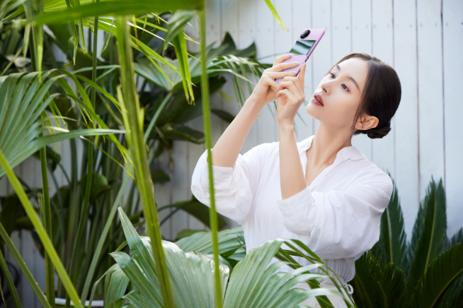 vivo X Flip劇透：輕奢設(shè)計(jì)+蔡司影像！細(xì)節(jié)牢牢抓住少女心
